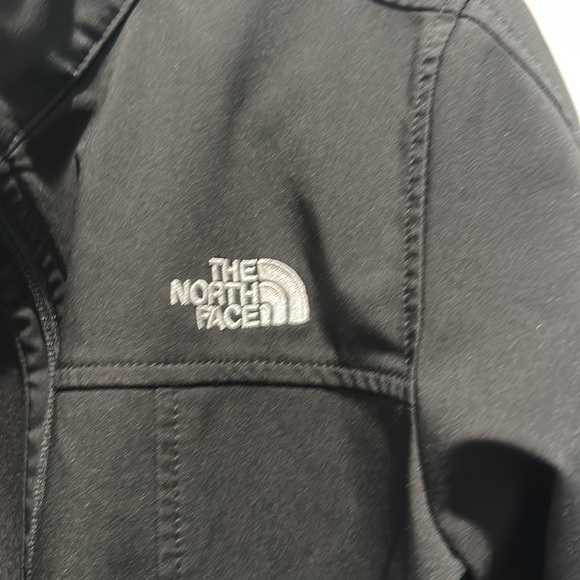 Black north face jacket - Picture 2 of 3